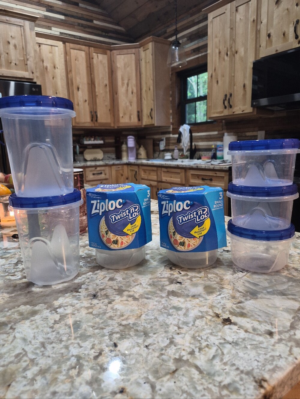 New Ziploc Twist N Loc Small & Large Round Containers